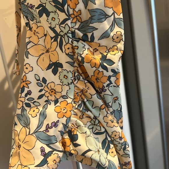 CUPSHE Ditsy Floral Flutter Sleeve One-Piece Swimsuit Size XL - Picture 14 of 17